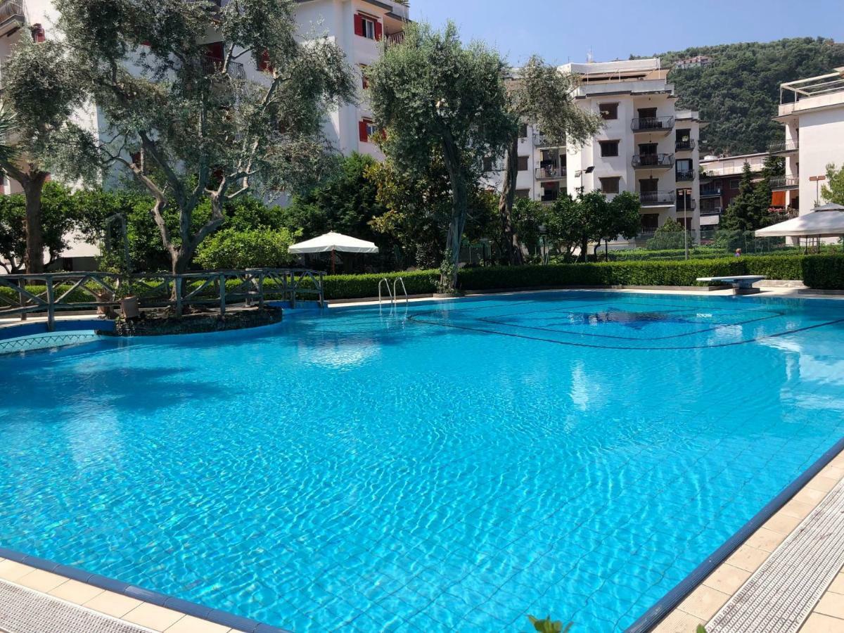 Casa Bice Amazing View Of Vesuvius Apartment Sorrento Bagian luar foto